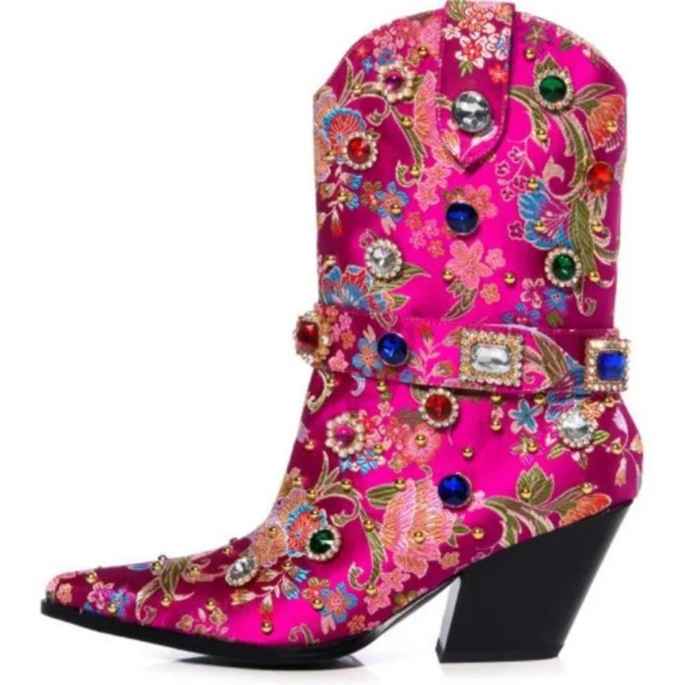 NEW in box Azalea Wang pink rhinestone embroidered cowgirl boots
